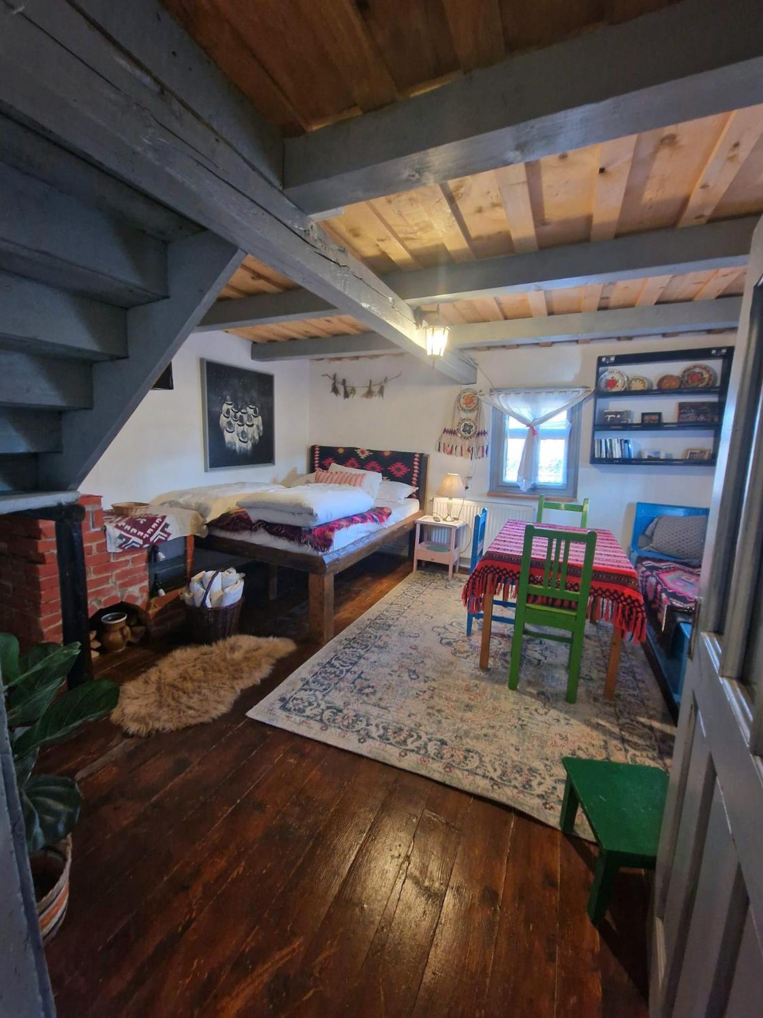 Complex Traditional Casa Din Vale * Breb